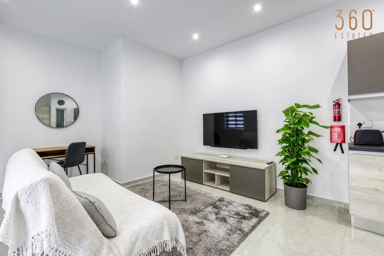 A Lovely 1Br Home With Balcony Just Off The Coast By 360 Estates St. Julian's Exterior foto